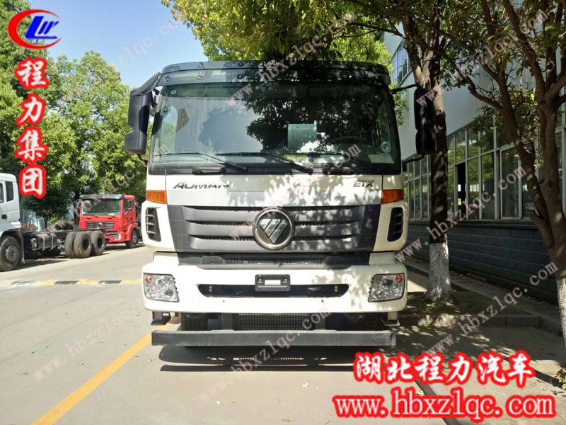 程力集團(tuán)混凝土攪拌運(yùn)輸車效率之高，讓您輕松工作！