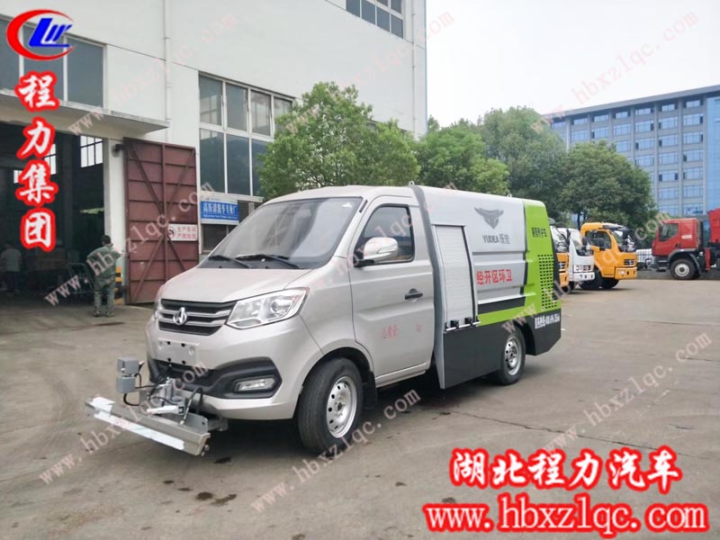 湖北程力集團(tuán)長安國六高壓路面清洗車閃亮登場(chǎng)