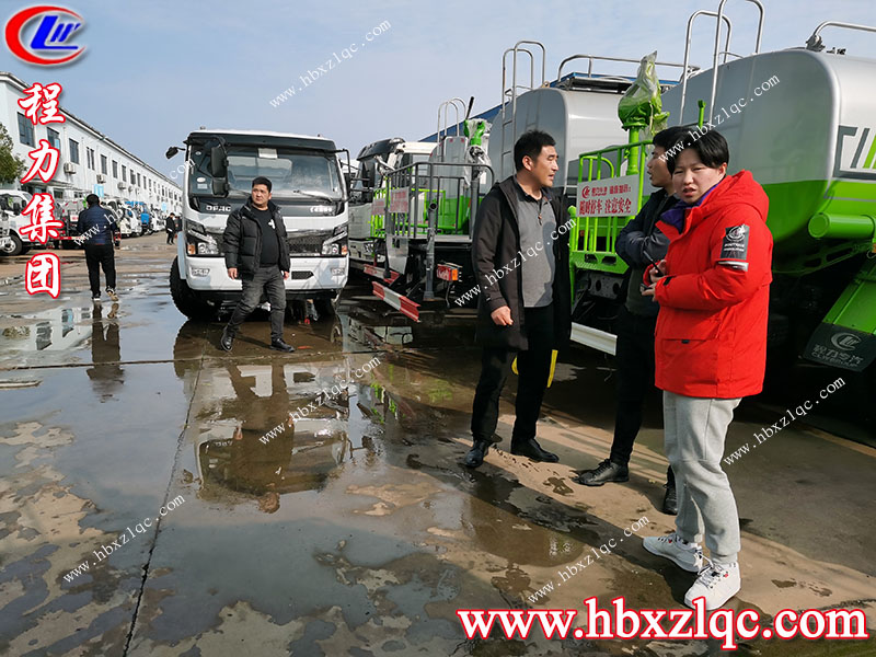 今天也是好運(yùn)連連的一天，安徽客戶來程力集團(tuán)看車并購車成功