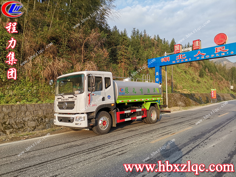 程力集團(tuán)廣東梅州灑水車客戶在自家石場試水效果杠杠滴